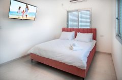 אחוזת הסהר 12