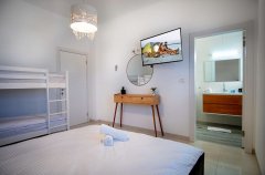 אחוזת הסהר 4