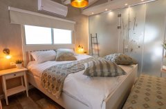 החולה האוס 71