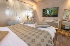 החולה האוס 72