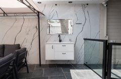 רון וילאג בוטיק 49