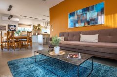 וילה החרוב 14