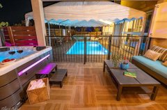 וילה החרוב 9