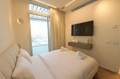 פנטהאוז AH 42 16