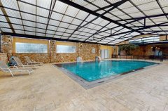 אחוזת האלונים 20