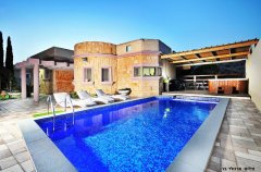 וילה מול הקשת 0