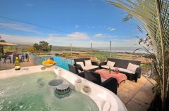 וילה מגדל 63