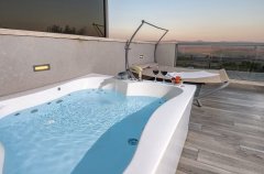 וילה Infinity 18