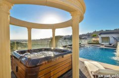 מנו ויליג' 1