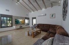 אחוזת שושנים בוטיק 18