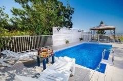 וילה סגולה בנוף 8