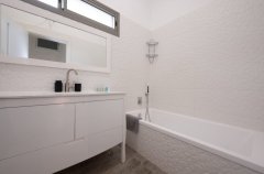 מתחם מובחר בכפר 64