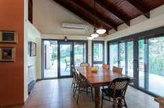 אחוזה במושבה 18