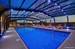 אצלנו בחצר 11