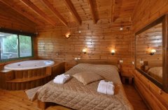 אצלנו בחצר 48