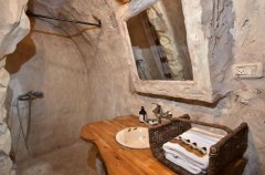 אצלנו בחצר 15