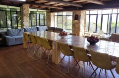 אצלנו בחצר 10