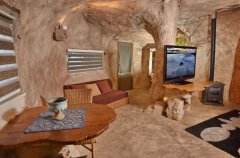 אצלנו בחצר 17