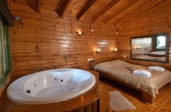 אצלנו בחצר 5