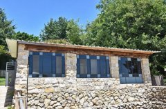 אצלנו בחצר 23