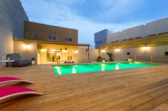 בי קיי פאלאס 10