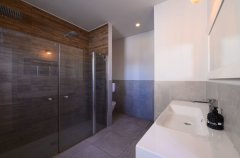 בי קיי פאלאס 32