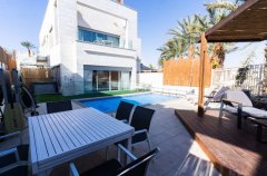 וילאליס על הים 12