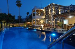 אואזיס פאלאס 7