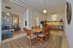 אואזיס פאלאס 61