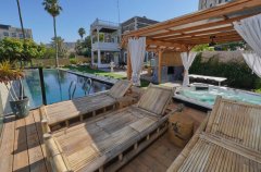 אואזיס פאלאס 12