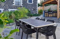 אואזיס פאלאס 80