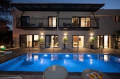 פסגת השמונה 0