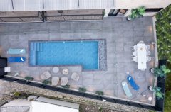 פסגת השמונה 80