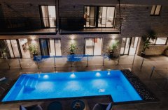 פסגת השמונה 76