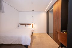 פסגת השמונה 71