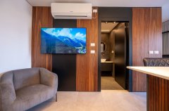 פסגת השמונה 64