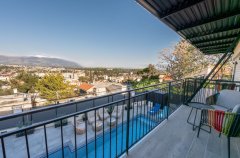 פסגת השמונה 17