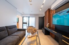 פסגת השמונה 16