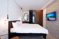 פסגת השמונה 47