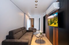 פסגת השמונה 44