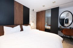 פסגת השמונה 25