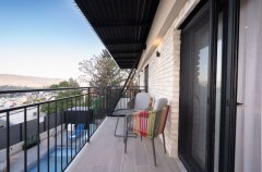 פסגת השמונה 23