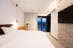 פסגת השמונה 43