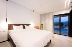 פסגת השמונה 34