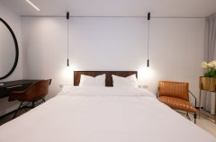 פסגת השמונה 33