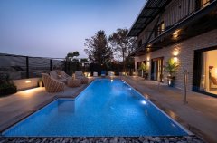 פסגת השמונה 32