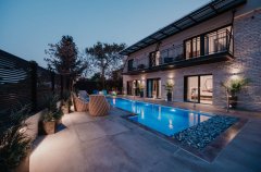 פסגת השמונה 35